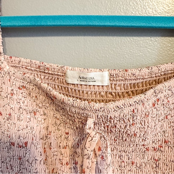 Active USA Pink Floral Smocked Puff Sleeve Peplum Top Size Large - Picture 2 of 5